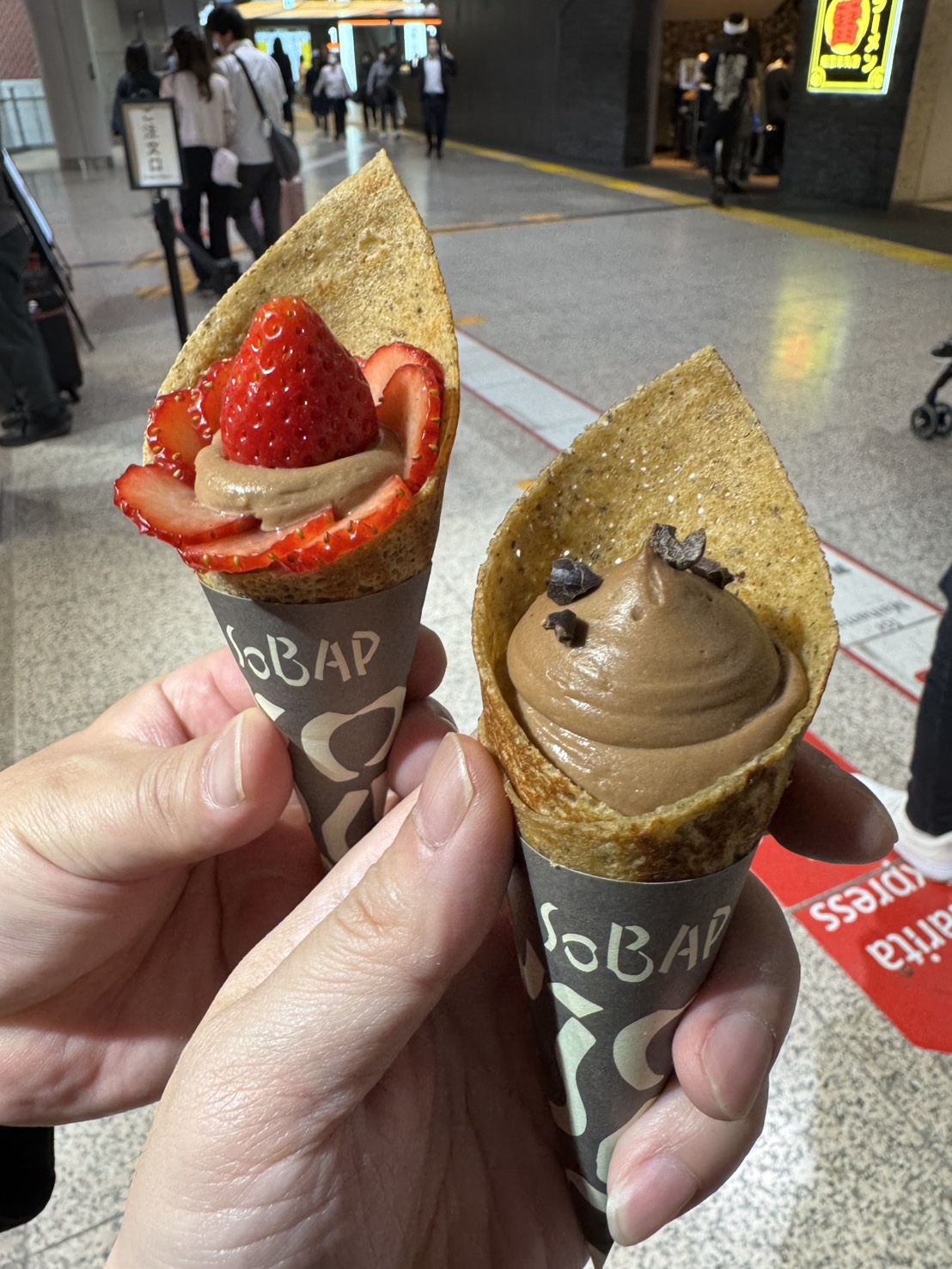 東京駅グランスタ「SOBAP」で楽しむ手のひらサイズのそば粉クレープ